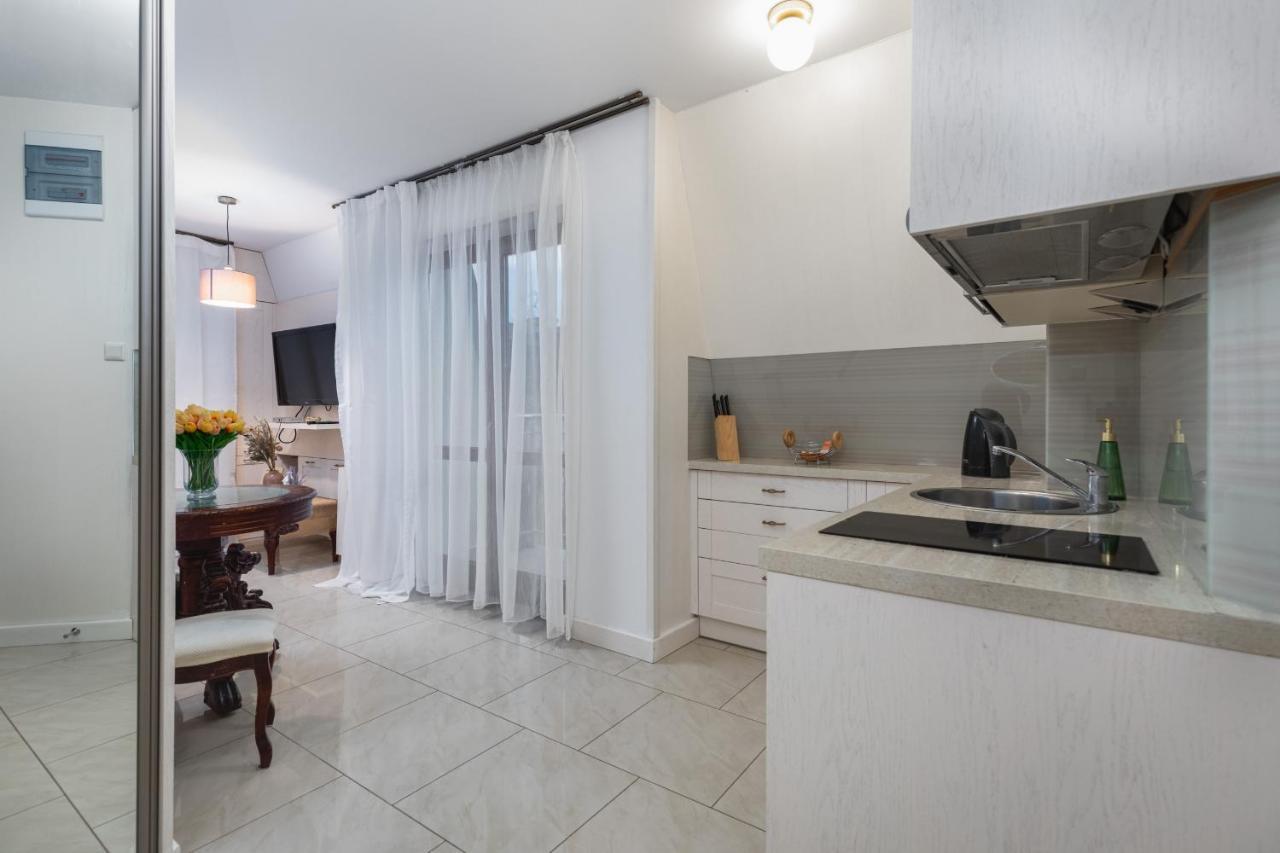 Apartment With Balcony Trentowskiego By Renters *